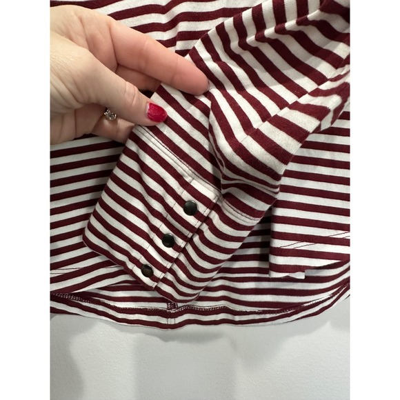Women's EVEREVE Burgundy Stripe Long Sleeve Crew Neck Button Sleeve Top Large - Picture 5 of 6